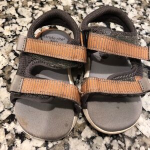 Stride Ride 360 Sandals Toddler. Decent condition. Some threading coming out.
